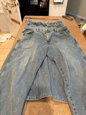 Classic Light Wash Blue Denim Jeans - wranglers